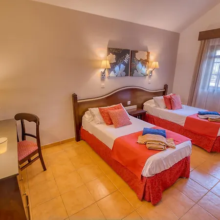 Ona Casitas Apartahotel 4*
