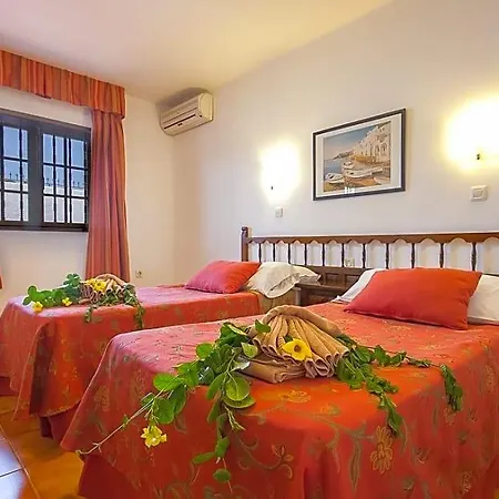 Ona Casitas Apartahotel 3*