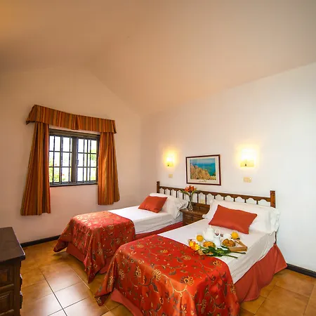 Apartahotel Ona Casitas 4*