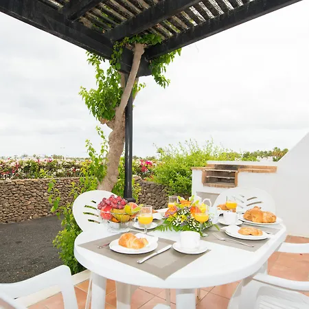 Ona Casitas Aparthotel 4*
